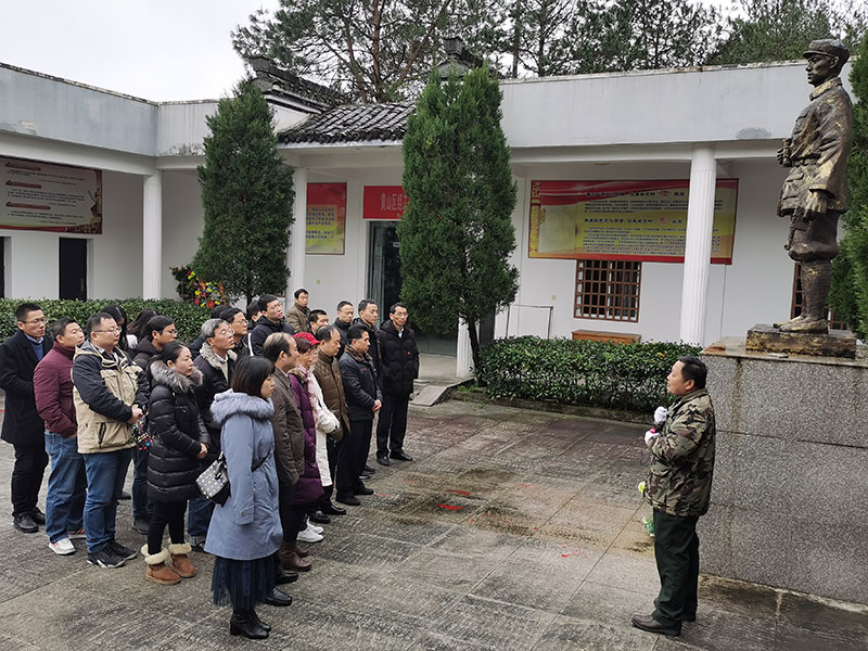 屯溪區(qū)委辦黨支部、屯溪城建投公司黨支部聯(lián)合開展主題黨日共建活動